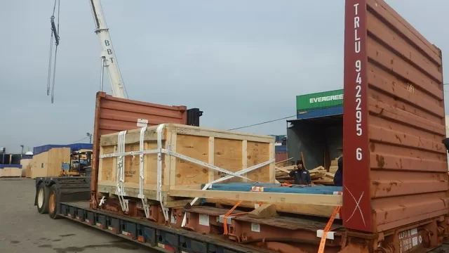 moving-boxes-overseas